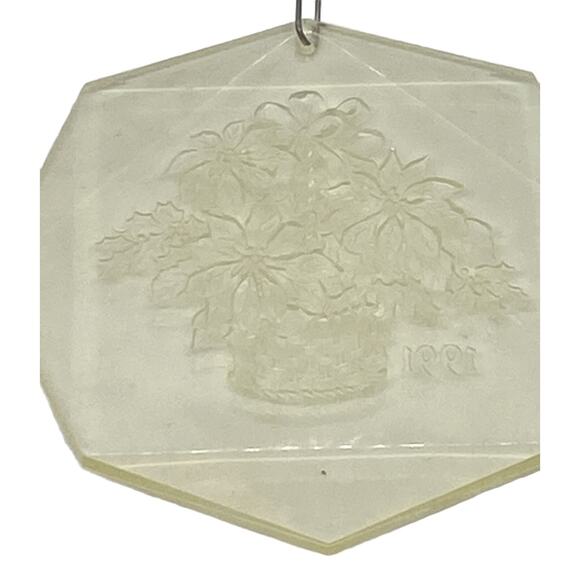 1991 Poinsettia Acrylic Etched Holiday Treasures Collectors’ Christmas Ornament - Picture 7 of 10